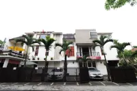 Rumah Tawa Hotel Syariah Hotels in Sumur Bandung