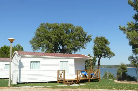 Parque de Campismo Orbitur Montargil Отели рядом с достопримечательностью «Barragem de Montargil»