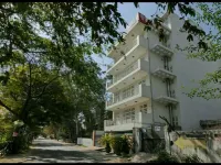 Mehra Residency at the Airport Hotel dekat Dwarka Sektor 11