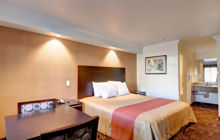 Ontario Inn & Suites