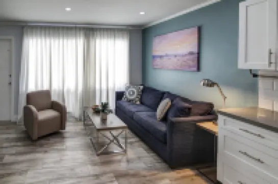 May-Dee Suites in Florida