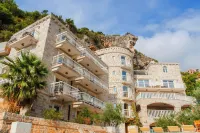 Pietra Mare Apartments Hotel dekat Manastir Reževići
