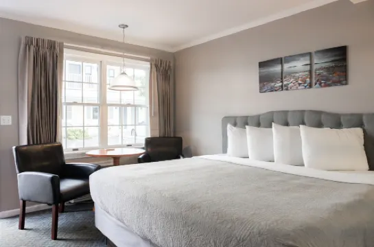 海軍上將汽車旅館