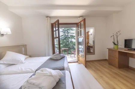 Balneario de Fitero - Hotel Bécquer Отели в г. Корелья