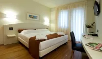 Hotel Napoleon Các khách sạn ở Narzole