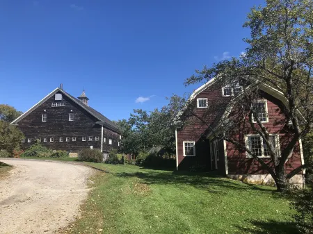 Gedney Farm Отели рядом с достопримечательностью «Bidwell House Museum»