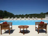 Lagrange Vacances le Domaine de Bourgeac Hotels in Paradou