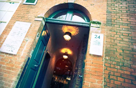 布朗斯精品酒店