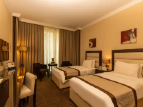 Lancaster Raouche Hotel โรงแรมในเบรุต