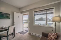 Sportsman's Inn on the Harbour Front Hotels in Alert Bay