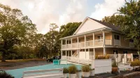 Canalside Inn