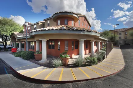 TownePlace Suites Tucson Отели рядом с достопримечательностью «Тохоно Чул | Гарденс, Галлерис, энд Бистро»