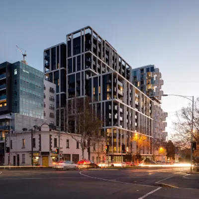 The Eminence Apartments by CLLIX Отели рядом с достопримечательностью «Старая Мельбурнская Тюрьма»