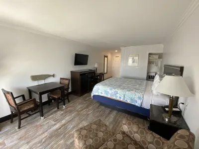 Ocean Surf Inn & Suites Hotels near Red Car Museum