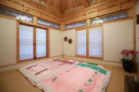 Wiyeonjae Hanok Stay Hoteles cerca de Gyeongju University