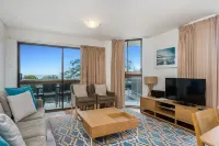 Bayview Beachfront Apartments, in Town Right on the Beach - Apartments