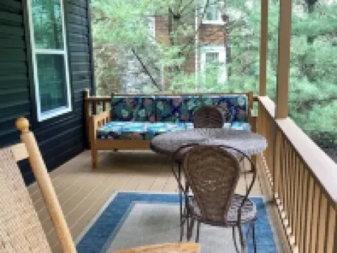 Cozy all season cabin w/ private boathouse & dock! 帕爾邁拉酒店