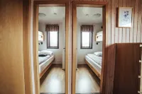 Minniborgir Cottages & Restaurant Hotels in Laugarvatn