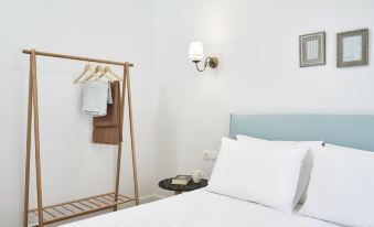 Luxury n Chic Athens Museum Apt