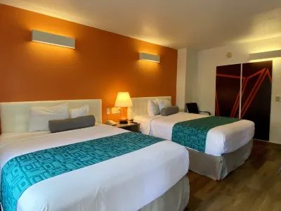 Howard Johnson by Wyndham Lake George Hotels in Lake George