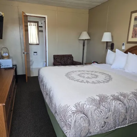 A Bridge View Inn