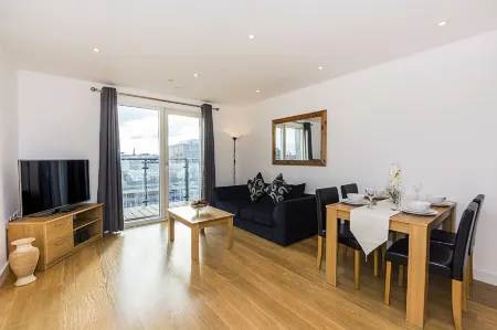 Highlife Lexington Apartments Отели рядом с достопримечательностью «Парк Лэнгли»