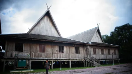 Houseboat Kelotok Bee Отели в г. West Kotawaringin Regency