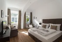 Easy-Flat Belvedere - Central Apartments with AC - Condos