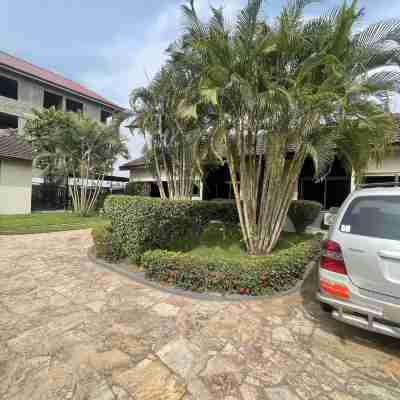 Travellers Palm Court Hotel Exterior