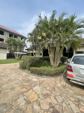 Travellers Palm Court