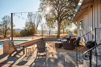 Bed and Barrel at Stonehouse Cellars Hotels in Clearlake
