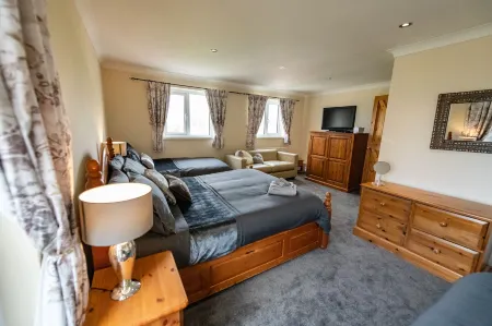 Bunny Meadows Holiday Farmhouse Near Carmarthen & Pembrokeshire