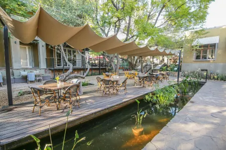 Suite 9 the Village Отели в г. Виндхук