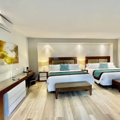 Áurea Hotel and Suites Hotels near Zapopan Bus Station