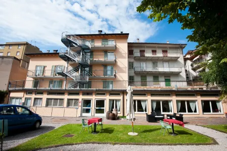 Ostello Città di Rovereto Отели рядом с достопримечательностью «CHIESA DI LIZZANA»