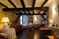 Casa de la Cadena Hotels in Asiain