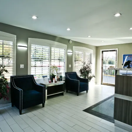 Bay Area Inn & Suites