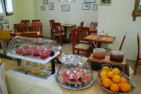 Denise Hotel - breakfast