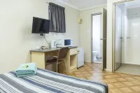 Albatross Bay Resort Hotels in Trunding