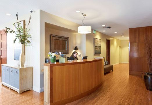 워터스 에지 티뷰론