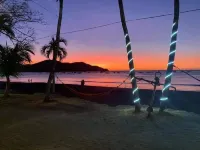 Café de Playa Beach Front Hotel - Beach