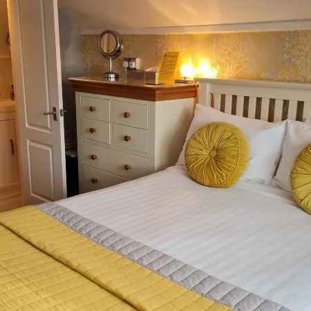 Brookside Guest House & Mini Spa Отели в г. Бриксхем