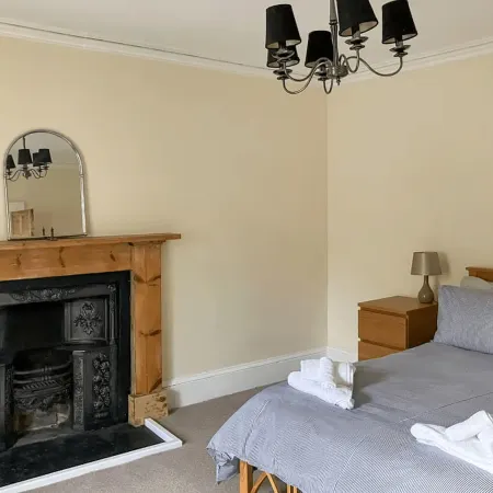 One Springfield, Tain