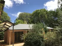 리틀 상그릴라 워네럽 호텔