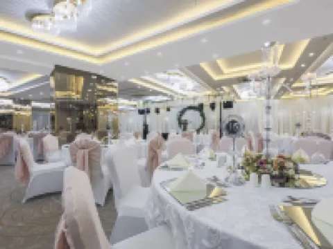 Noax Hotel โรงแรมในเมร์ซีน