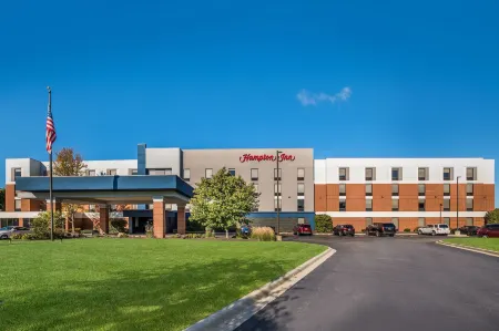 Hampton Inn McHenry Отели в г. Мак-Генри