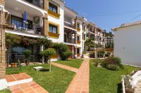 Sunny Tranquility with Pool - Happy Rentals