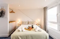 Magnificent Beach House Seaview Upside-down