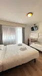 Hotel du Quai Hotels in Villeneuve