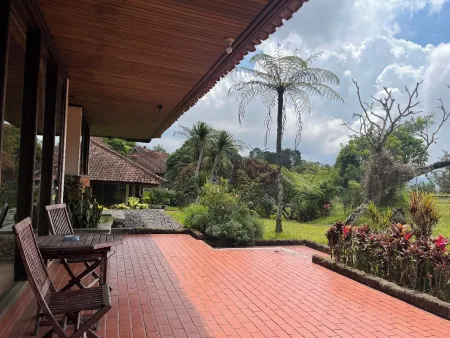 The Buyan Villas Resort Bedugul Отели рядом с достопримечательностью «Git Git Wsterfall»